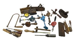 Quantity of woodworking tools