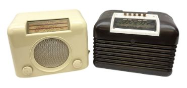 1950s Bush Type DAC 90A valve radio in cream Bakelite case