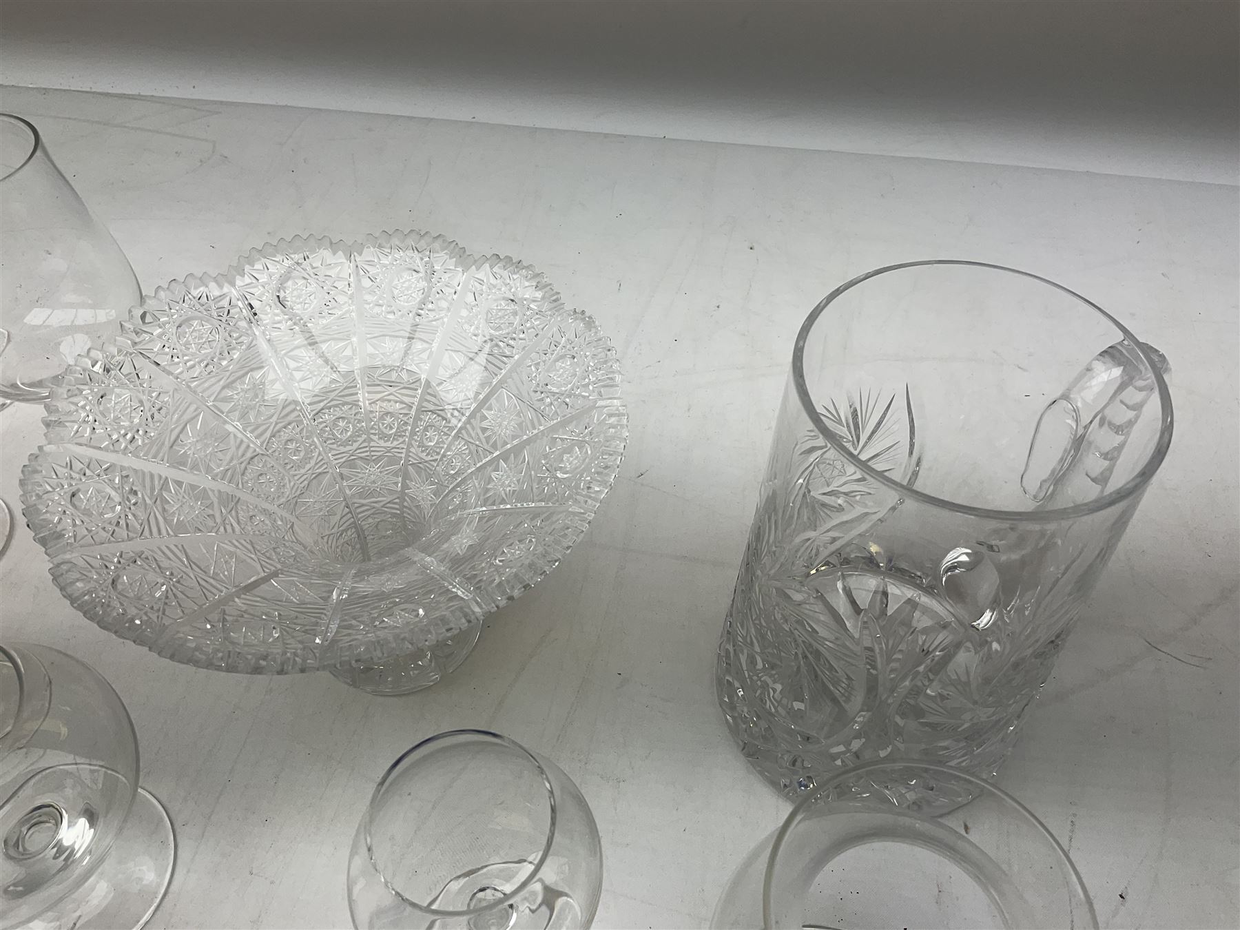 Group of glassware to include cut vase - Image 8 of 9