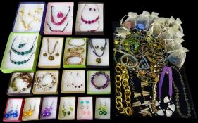 Assorted costume jewellery to include bracelets