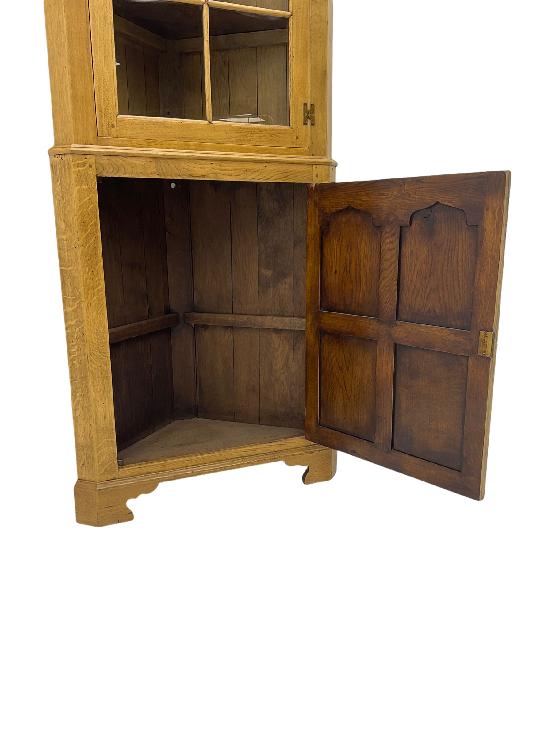 Traditional light oak corner cabinet - Image 6 of 8