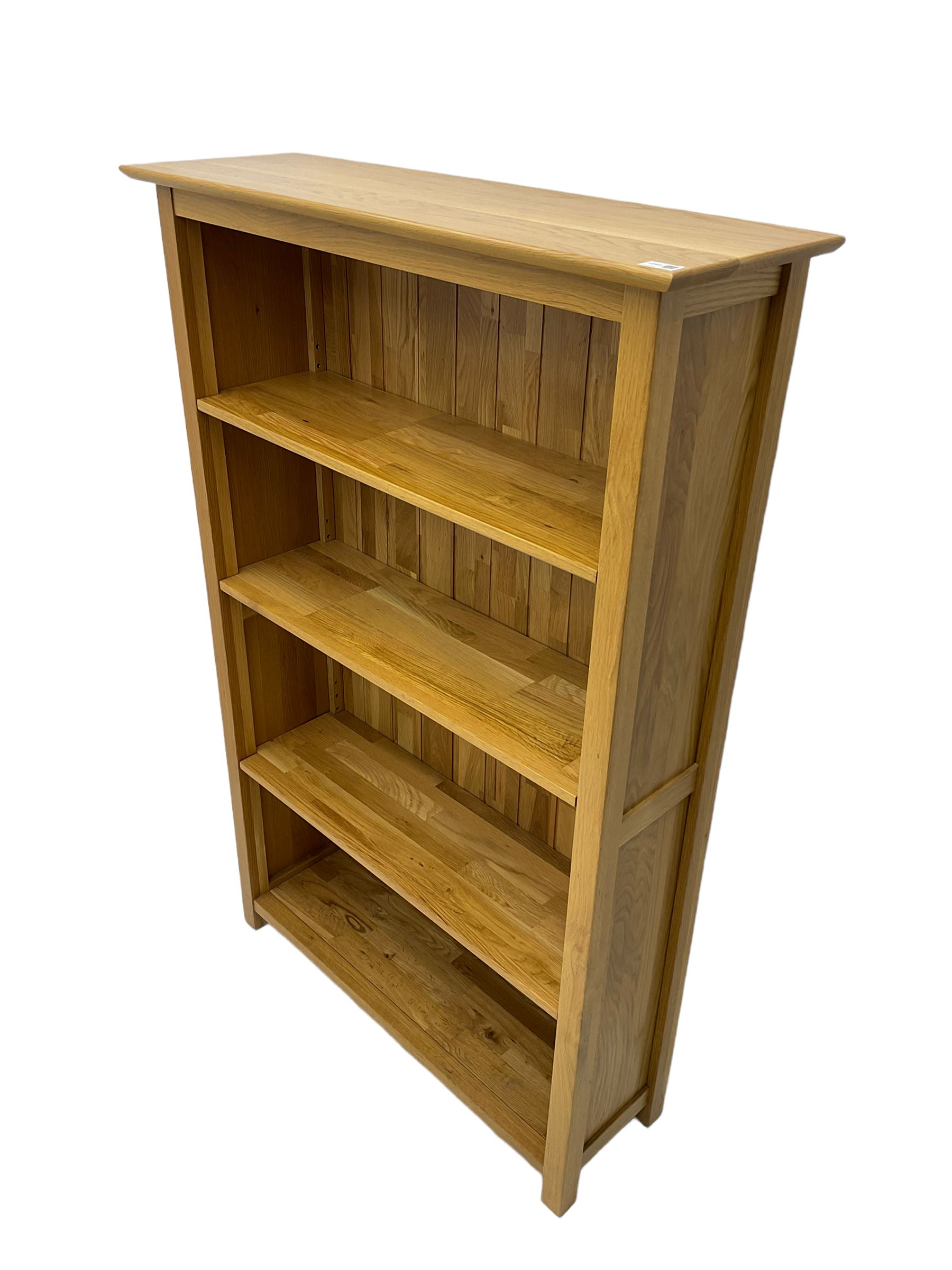 Light oak bookcase with three adjustable shelves - Image 3 of 6