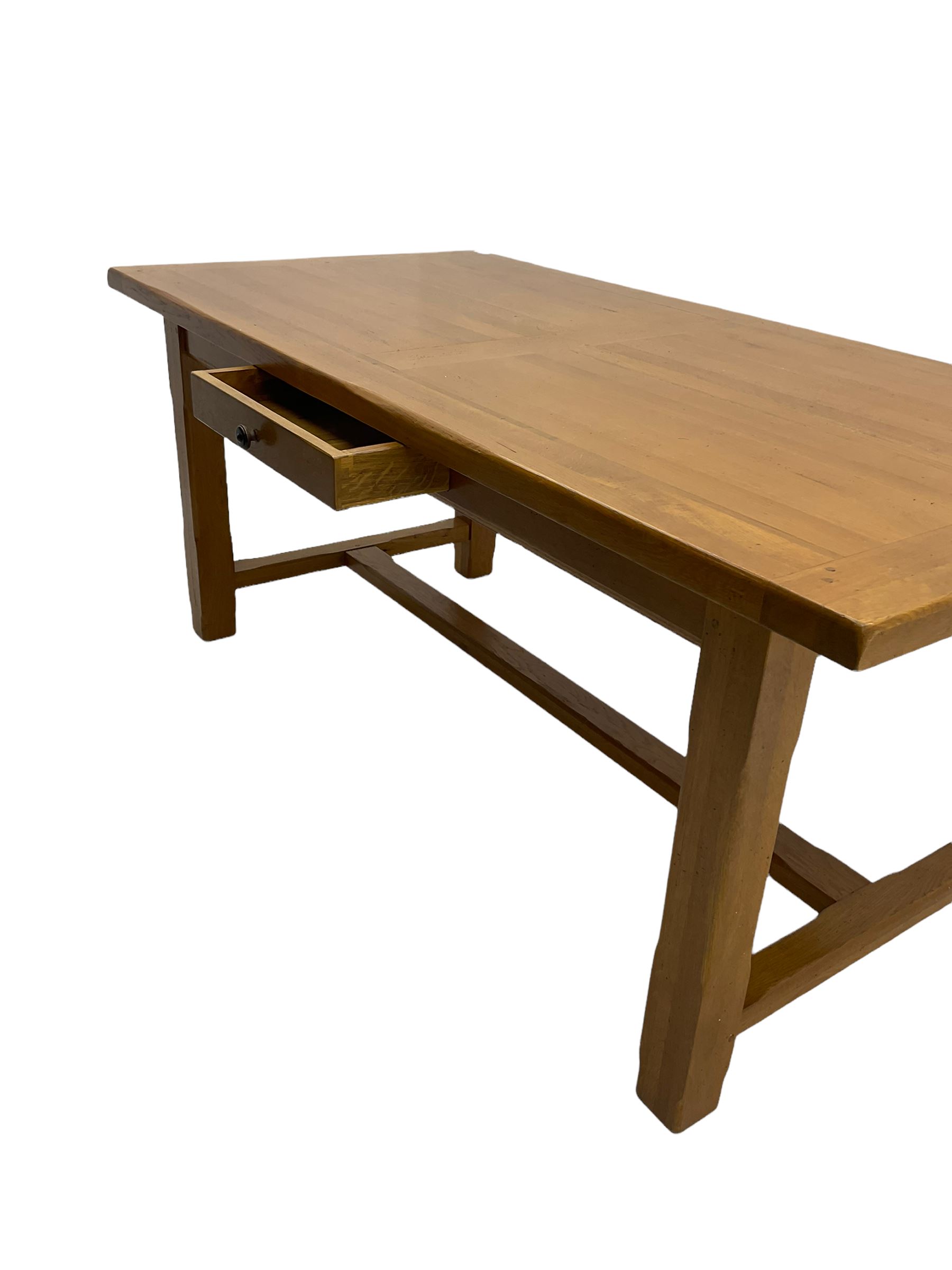 Light oak rectangular dining table with two additional leaves - Image 5 of 7