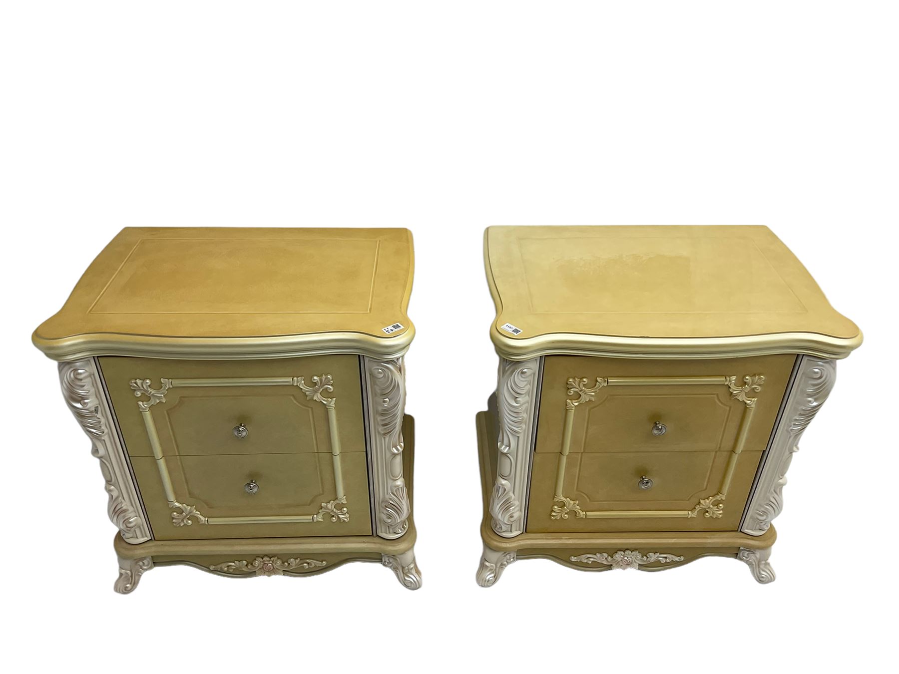 Pair Rococo style wood finish bedside chests - Image 2 of 6