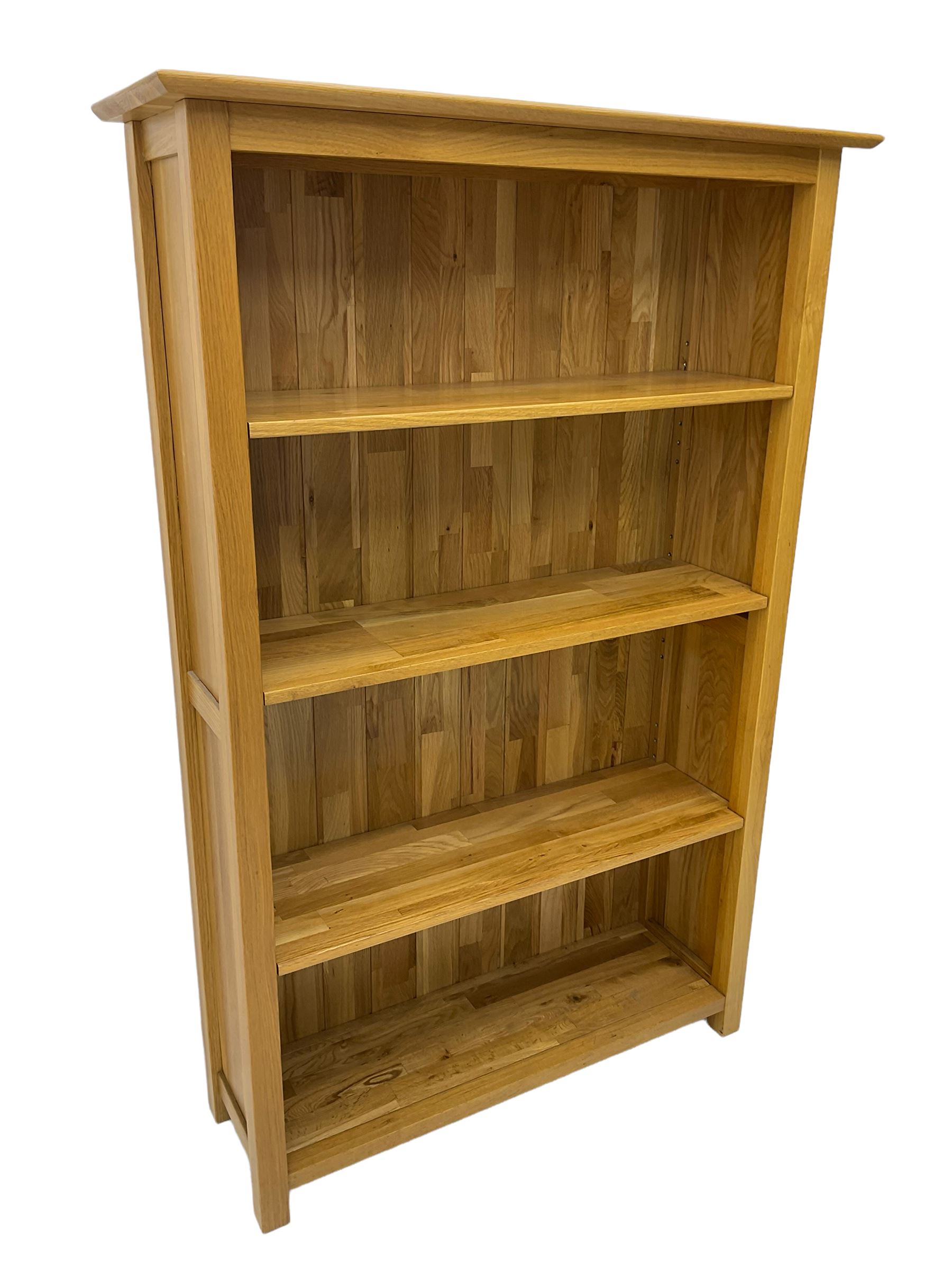 Light oak bookcase with three adjustable shelves - Image 5 of 6