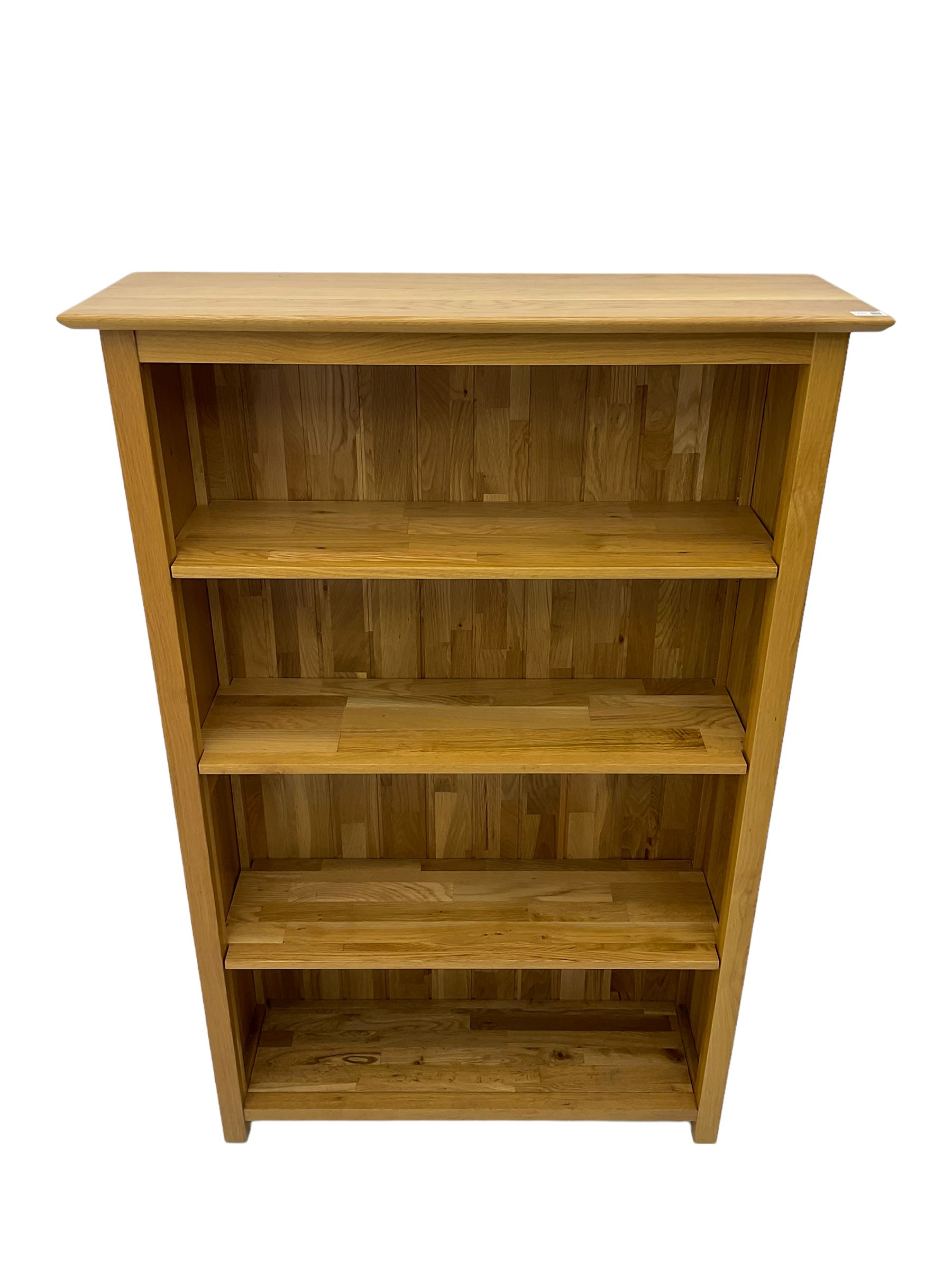 Light oak bookcase with three adjustable shelves - Image 2 of 6