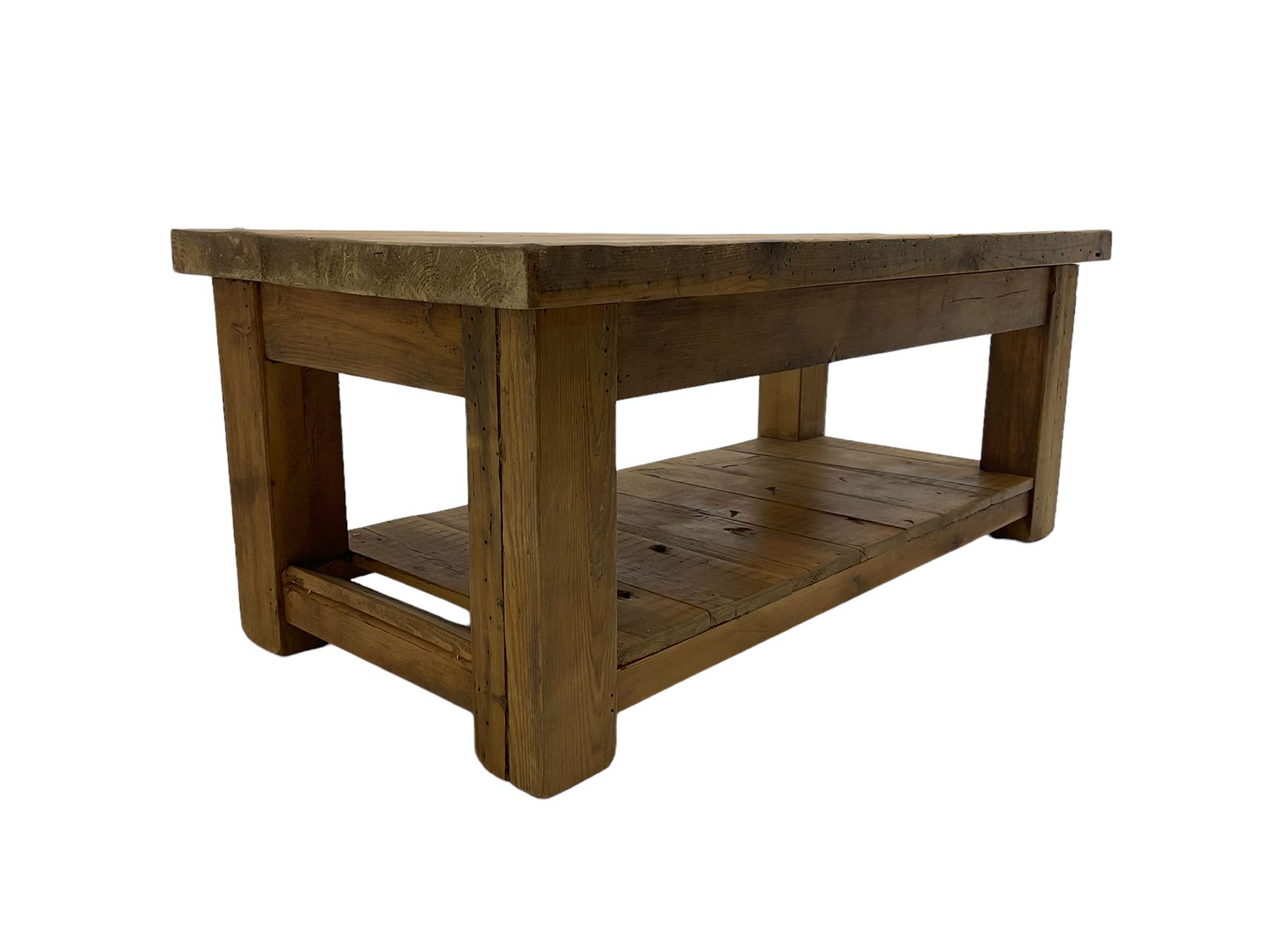 Reclaimed pine rectangular coffee table - Image 3 of 6