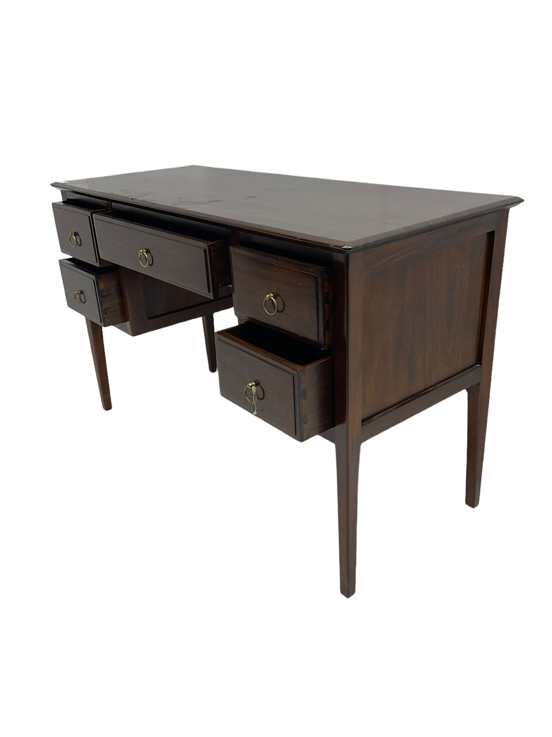 Hardwood kneehole dressing table or desk - Image 10 of 10