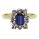 9ct gold emerald cut sapphire and diamond chip ring