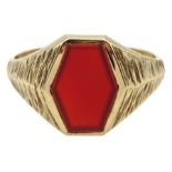 9ct gold carnelian signet ring with textured shoulders