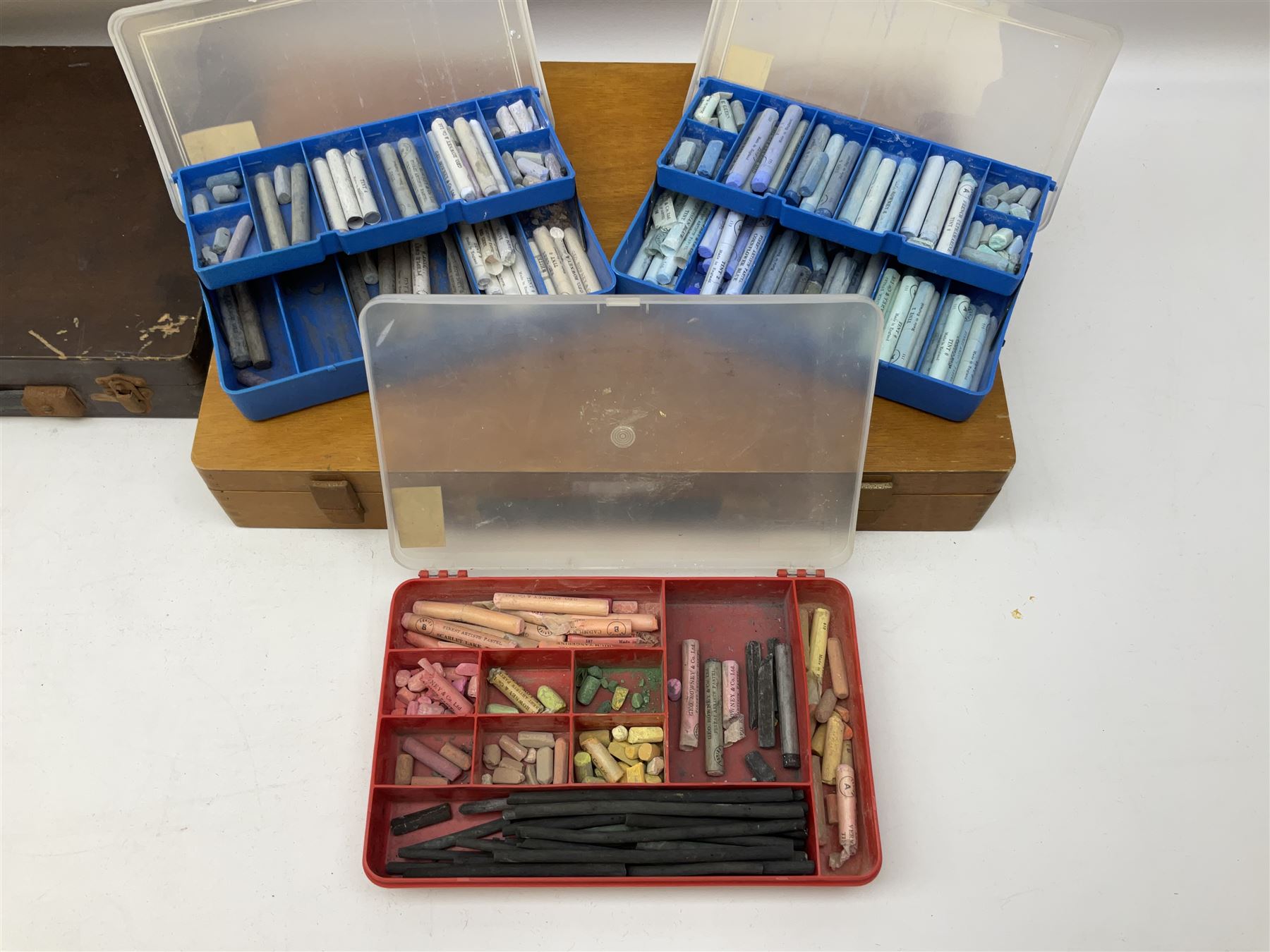 Winsor & Newton cased travelling set of oil paints - Image 15 of 19