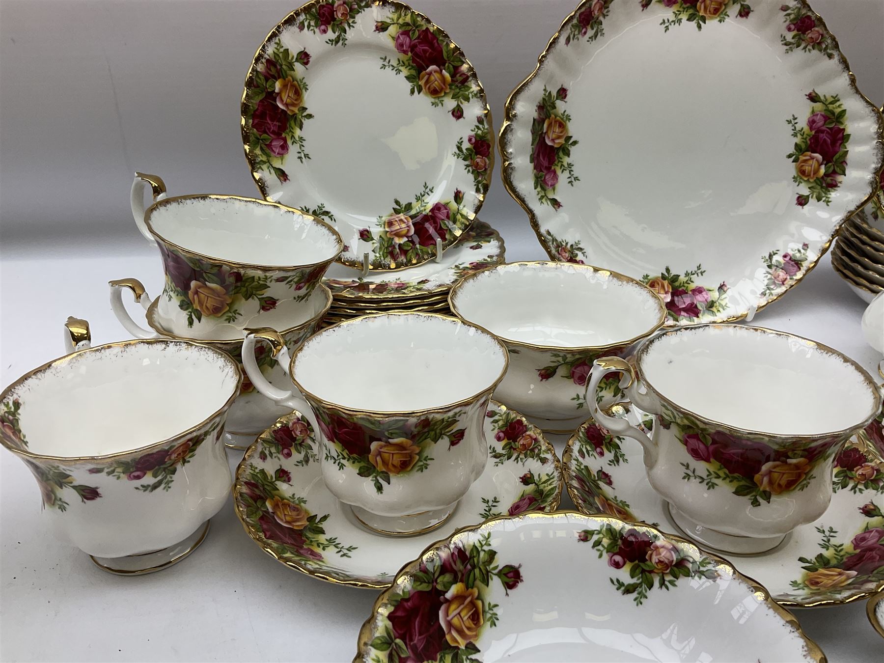 Royal Albert Old Country Roses pattern part tea service - Image 7 of 8