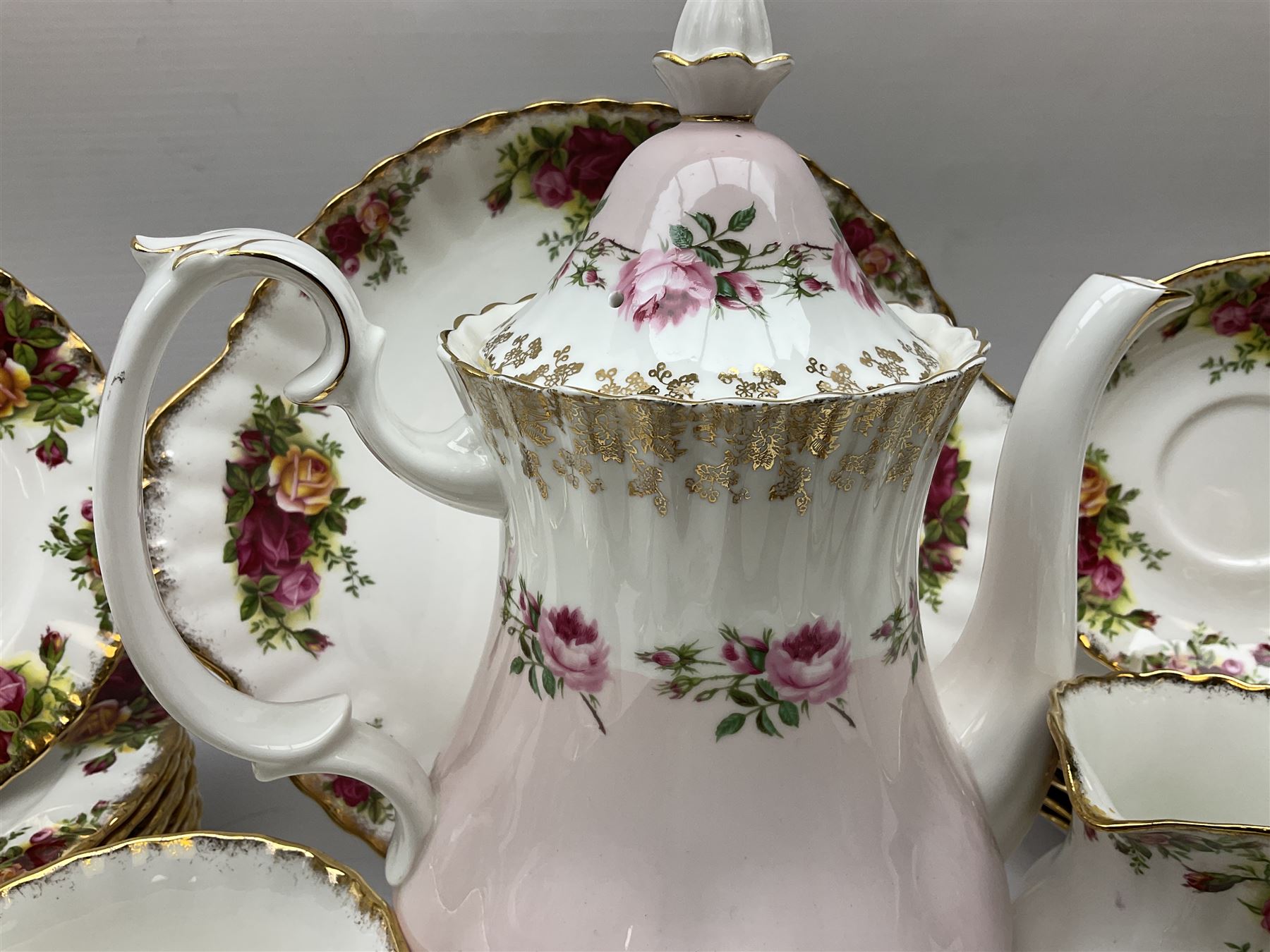 Royal Albert Old Country Roses pattern part tea service - Image 3 of 8