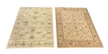 Persian Zeigler design rug (236cm x 166cm)