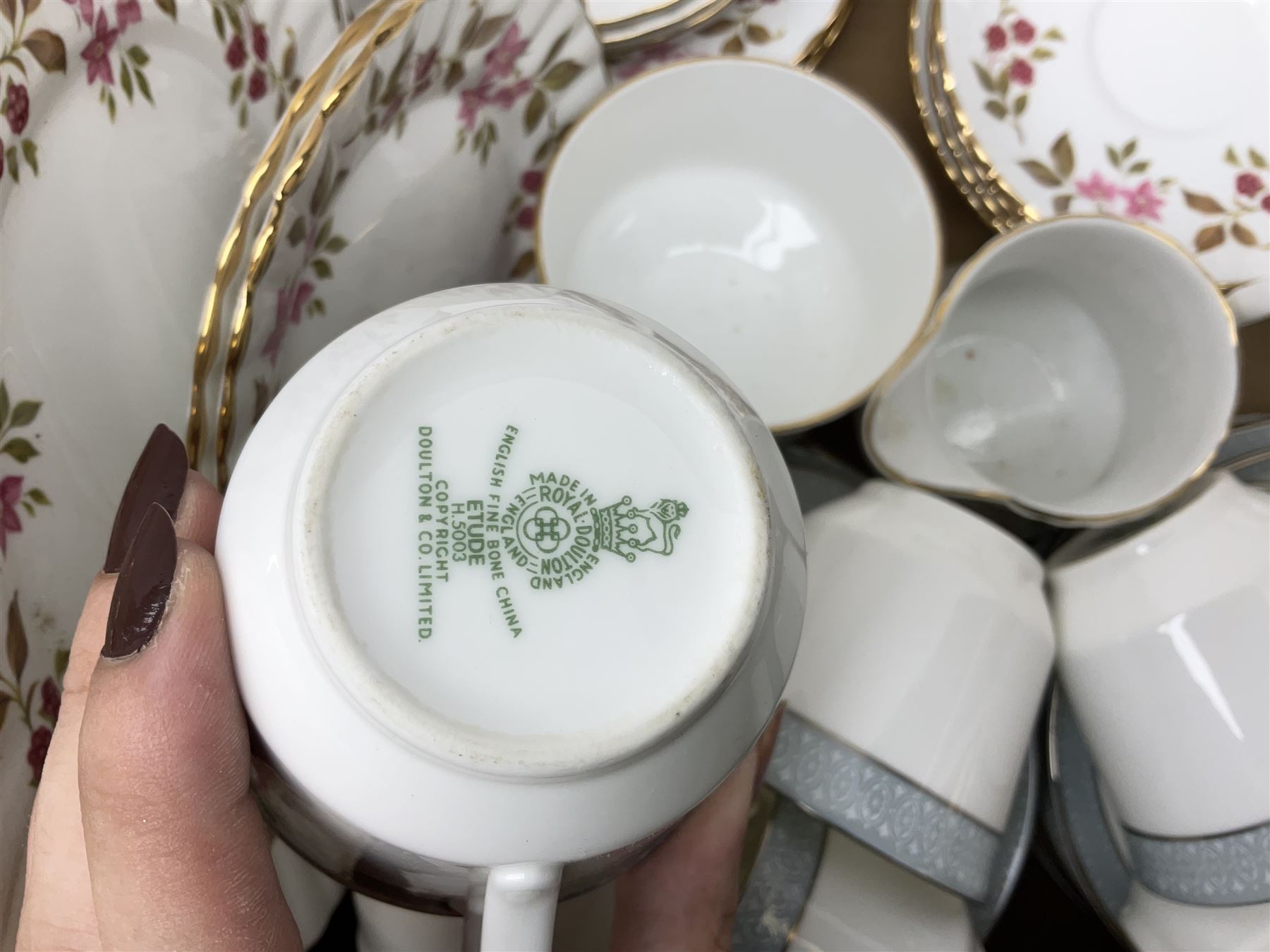 Large quantity of teawares to include Royal Doulton Etude pattern - Image 7 of 15