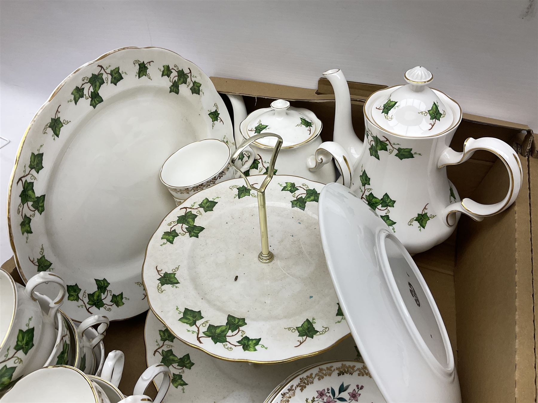 Large quantity of teawares to include Royal Doulton Etude pattern - Image 4 of 15