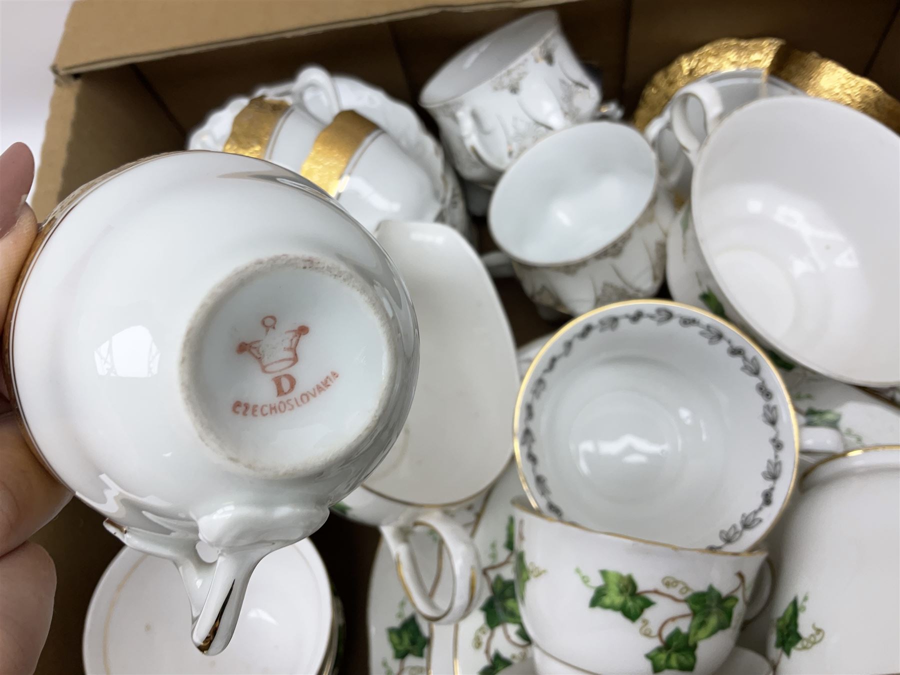 Large quantity of teawares to include Royal Doulton Etude pattern - Image 12 of 15