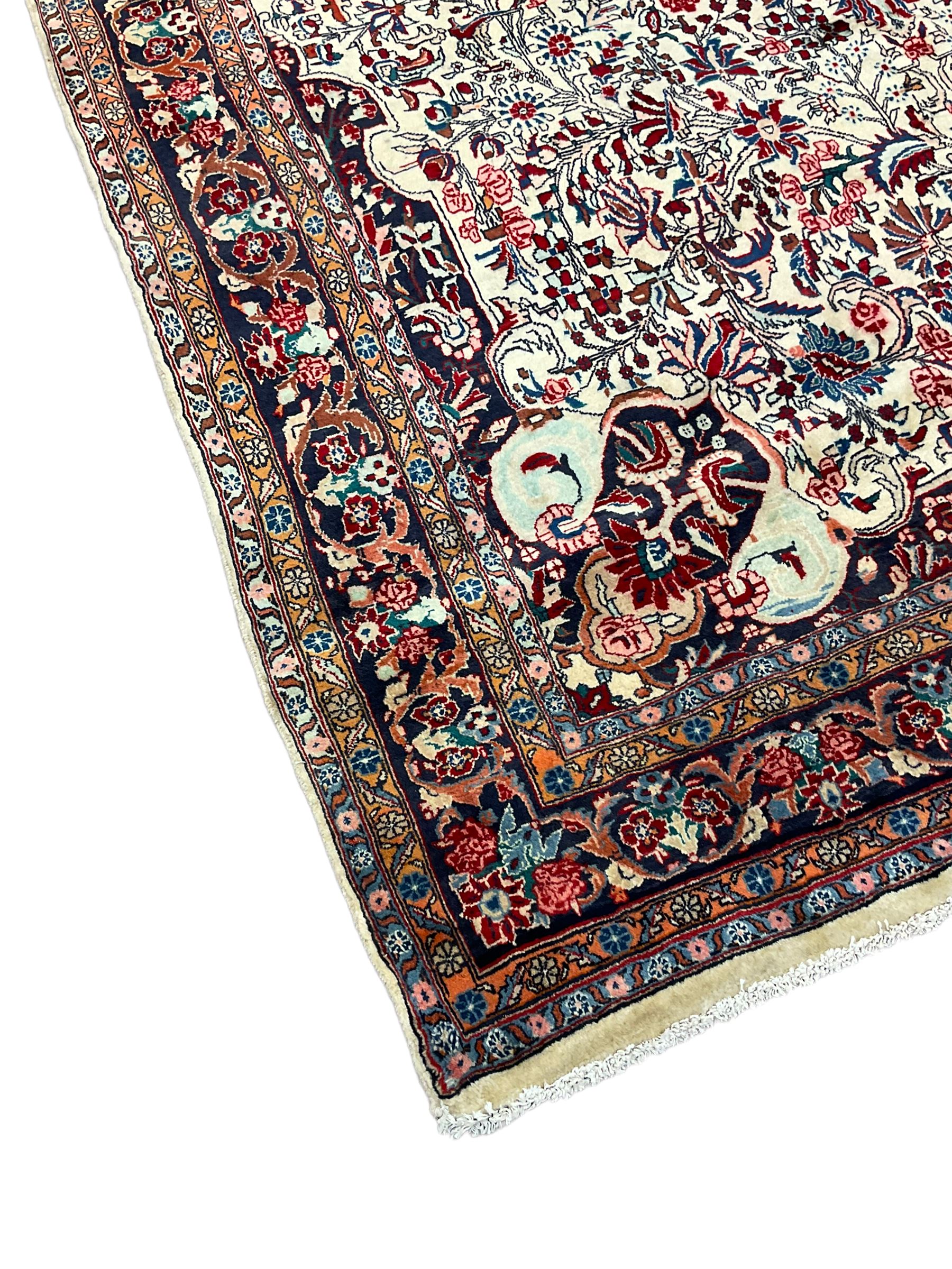 Persian Bidjar ivory ground carpet - Image 4 of 5