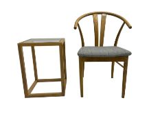 Oak wishbone style chair with upholstered seat (W58cm)