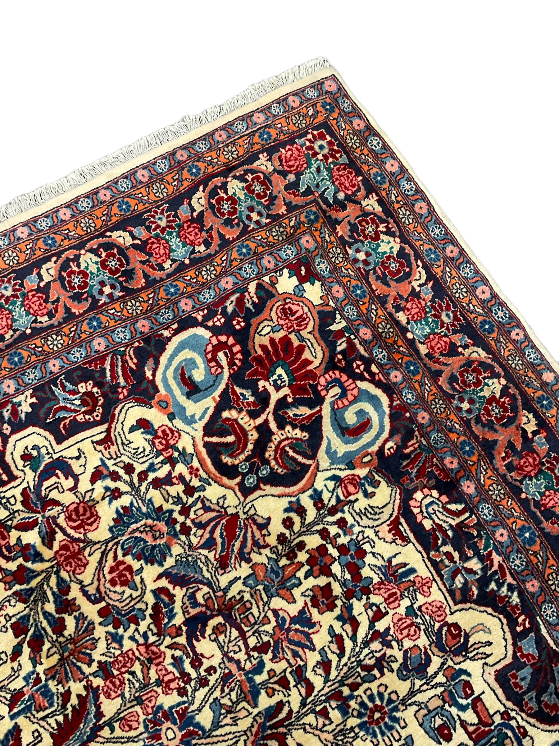 Persian Bidjar ivory ground carpet - Image 5 of 5
