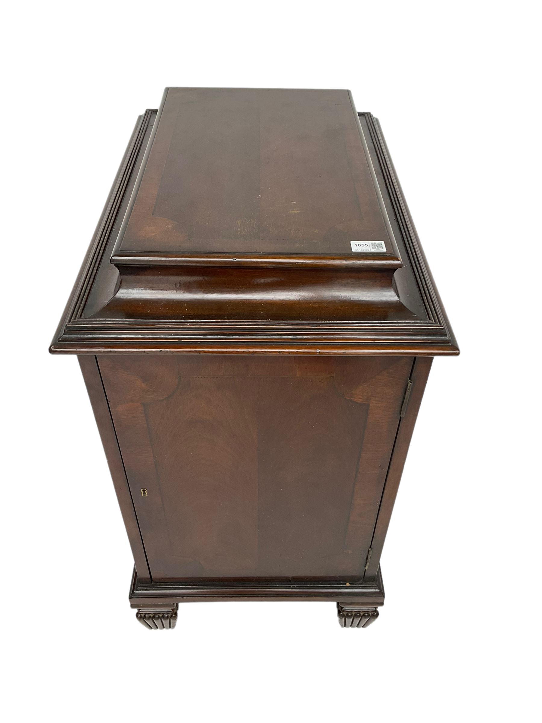 Regency style mahogany pedestal cabinet - Image 5 of 7