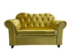 Chesterfield shaped snuggler sofa