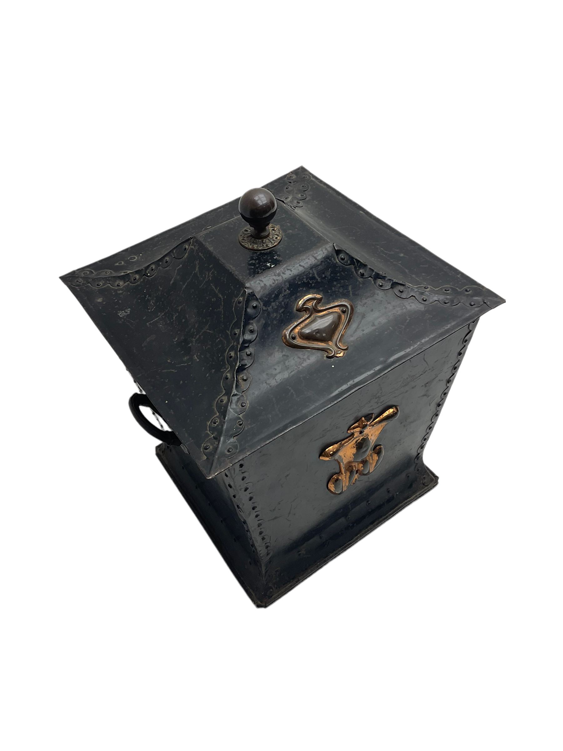 Art Nouveau period metal coal bucket with hinged lid - Image 8 of 9