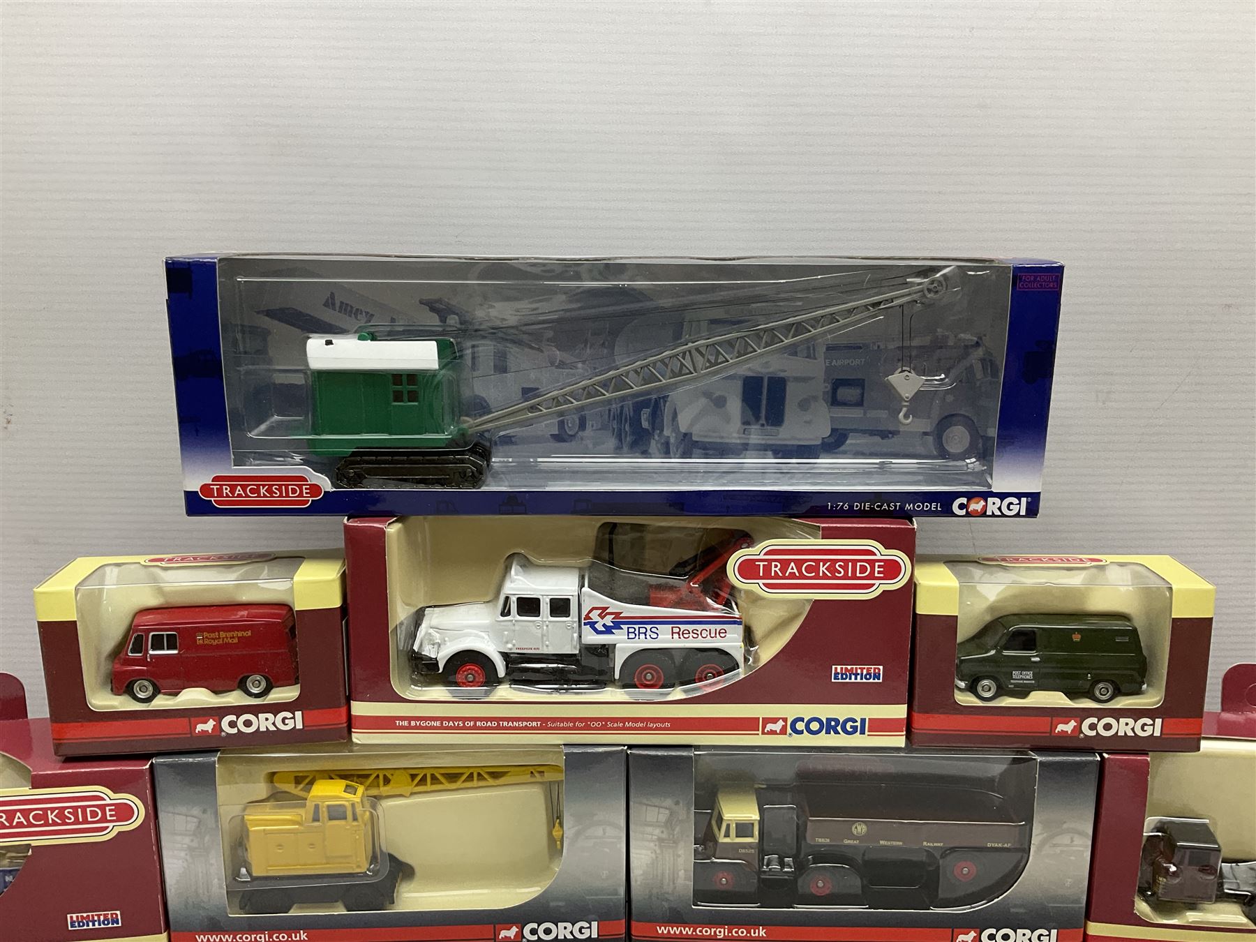Corgi Trackside '00' scale die-cast models including eighteen limited edition - Image 9 of 12