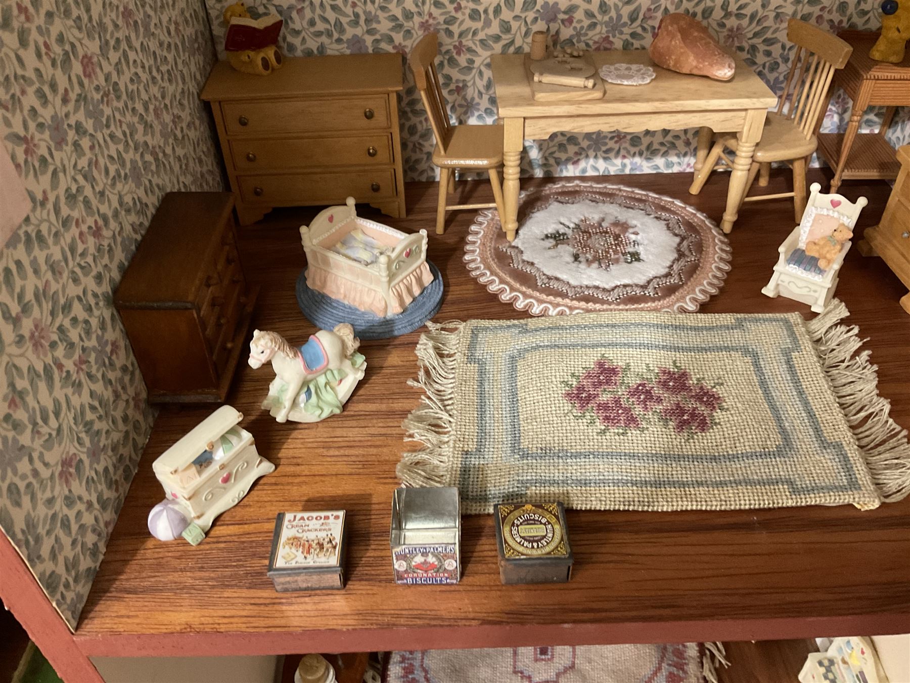 Good quality late 20th century dolls house by M. James dated 1996 in the form of 'Graysons' Shop wit - Image 12 of 15