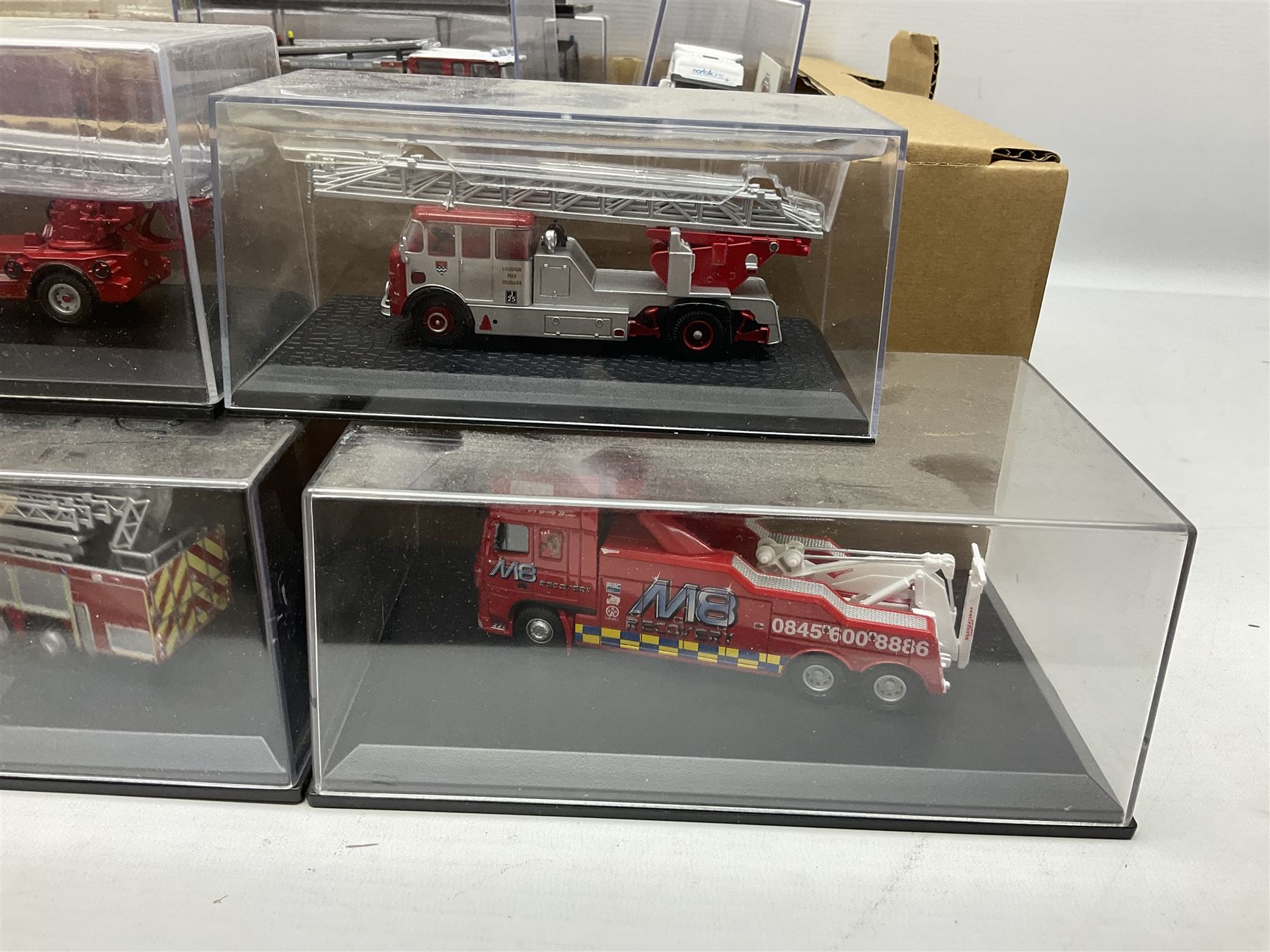 Thirty-two Oxford die-cast models including a Haulage Company Norfolkline limited editon model - Image 3 of 9