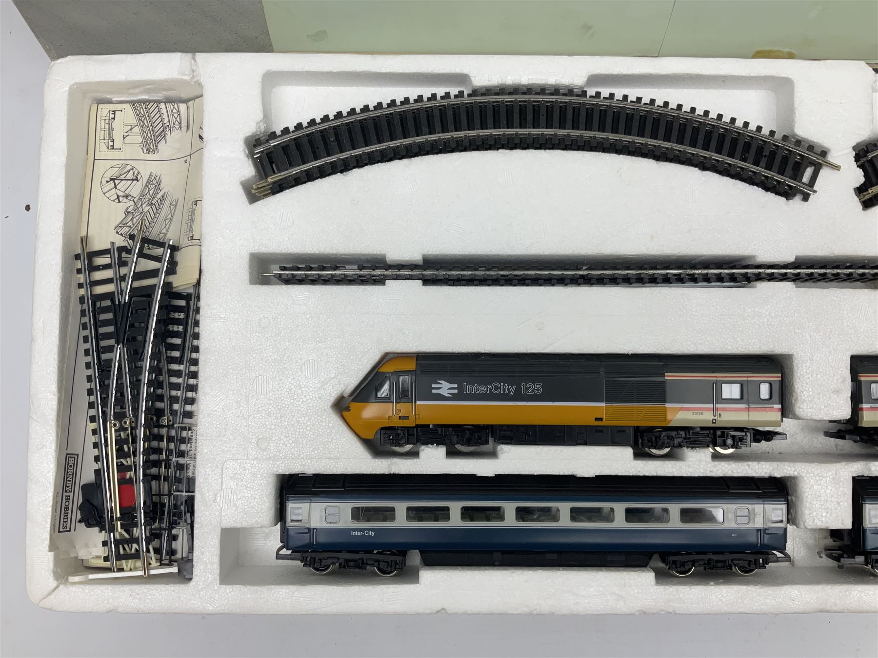 Hornby '00' gauge - Intercity 125 2-car set Nos.43010 & 43011 with one coach in original box with tr - Image 3 of 14