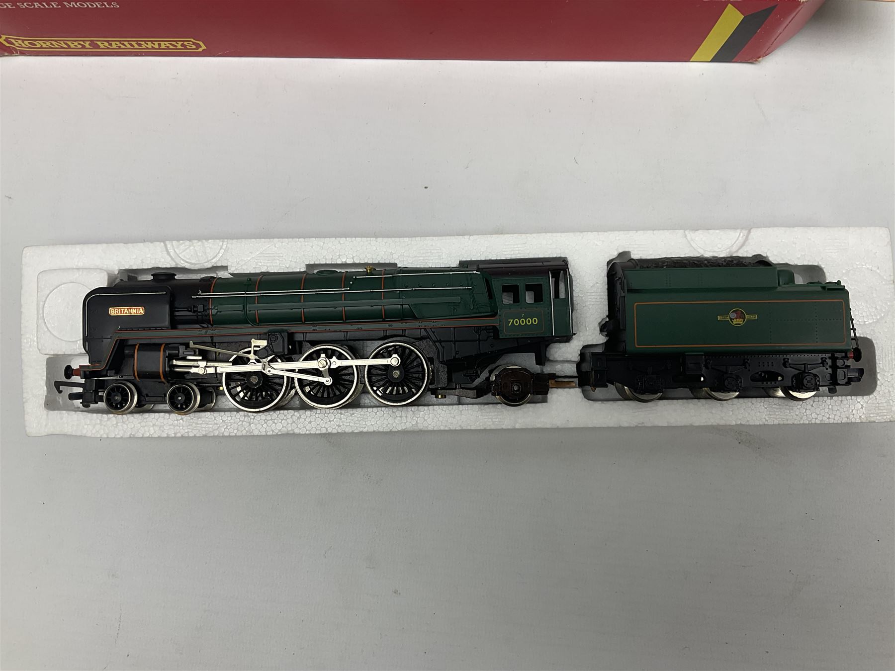 Hornby '00' gauge - Class 9F 2-10-0 locomotive 'Evening Star' No.92220; Standard Class 7P6F locomoti - Image 6 of 12