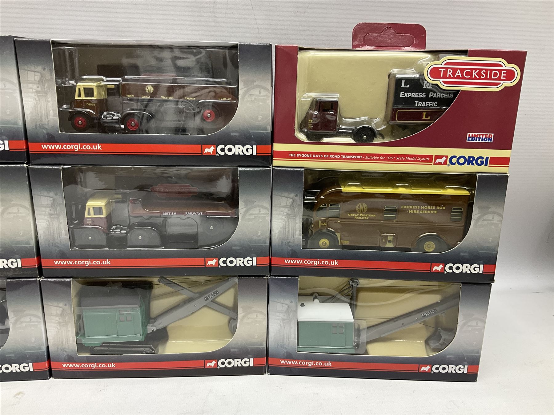 Corgi Trackside '00' scale die-cast models including eighteen limited edition - Image 12 of 12