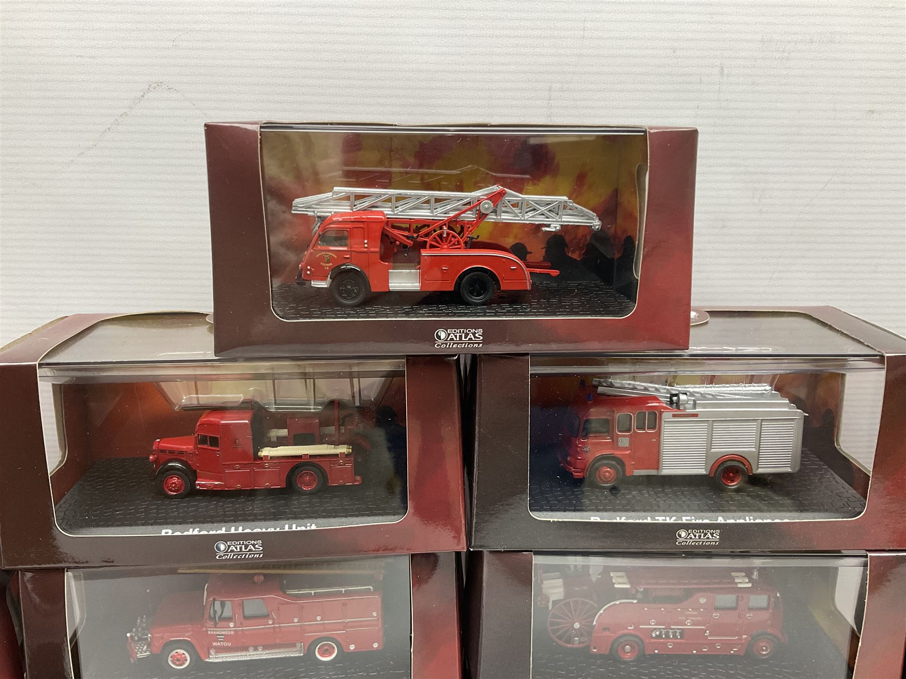 Twenty-six Atlas Editions Classic Fire Engine series die-cast models - Image 6 of 9