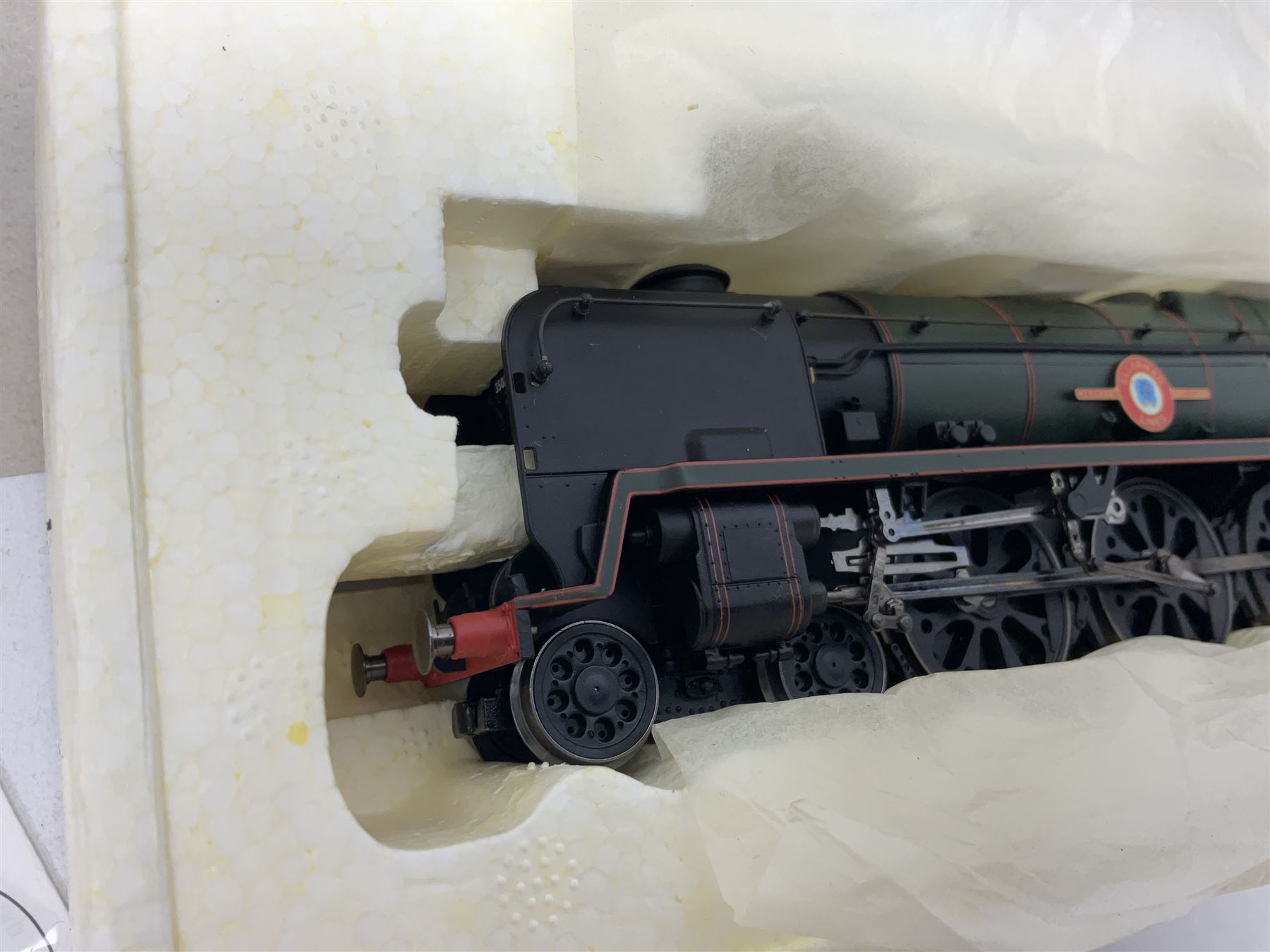 Hornby '00' gauge - NRM Collection Merchant Navy Class 4-6-2 locomotive 'Ellerman Lines' No.35029; b - Image 7 of 8