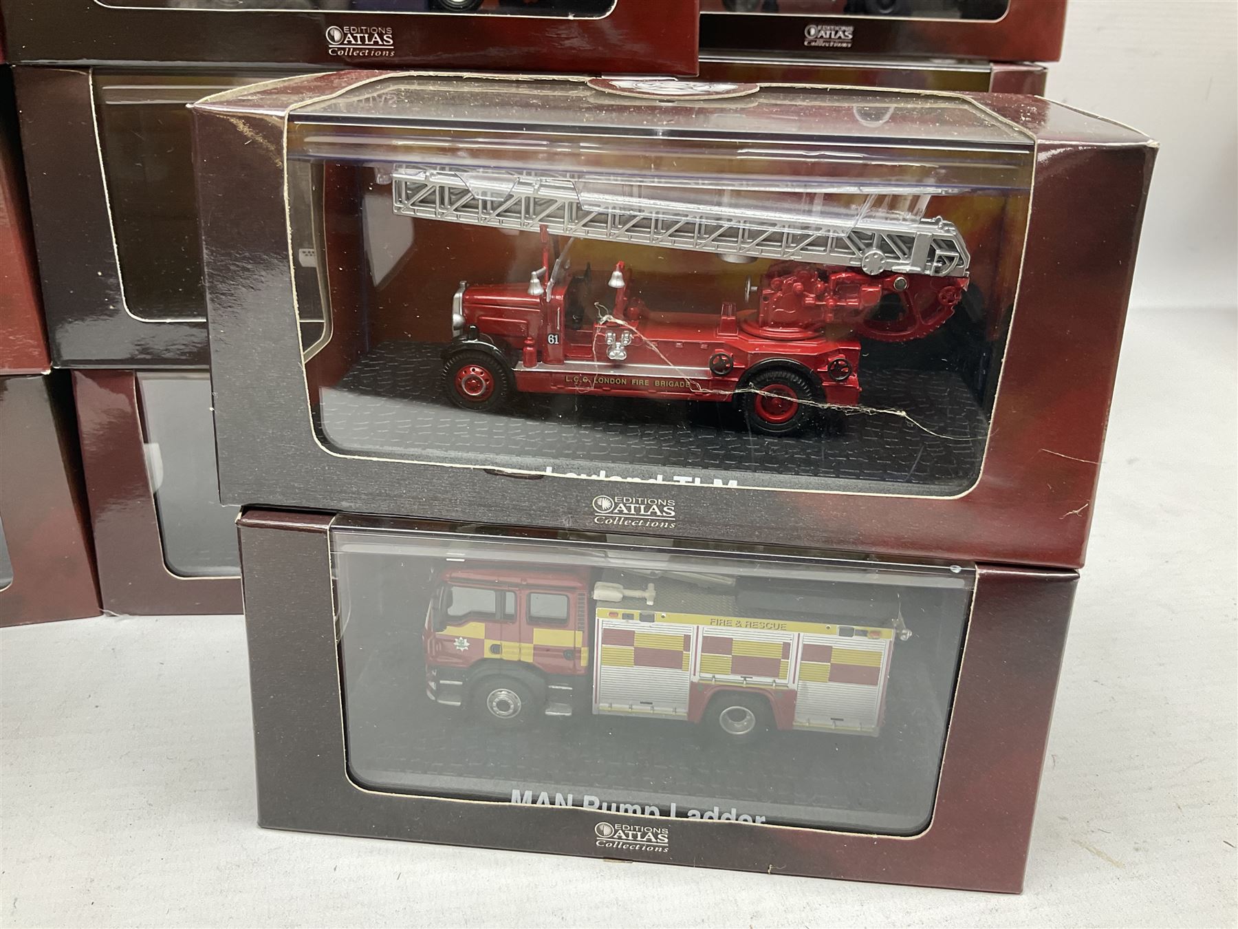 Twenty-six Atlas Editions Classic Fire Engine series die-cast models - Image 2 of 9