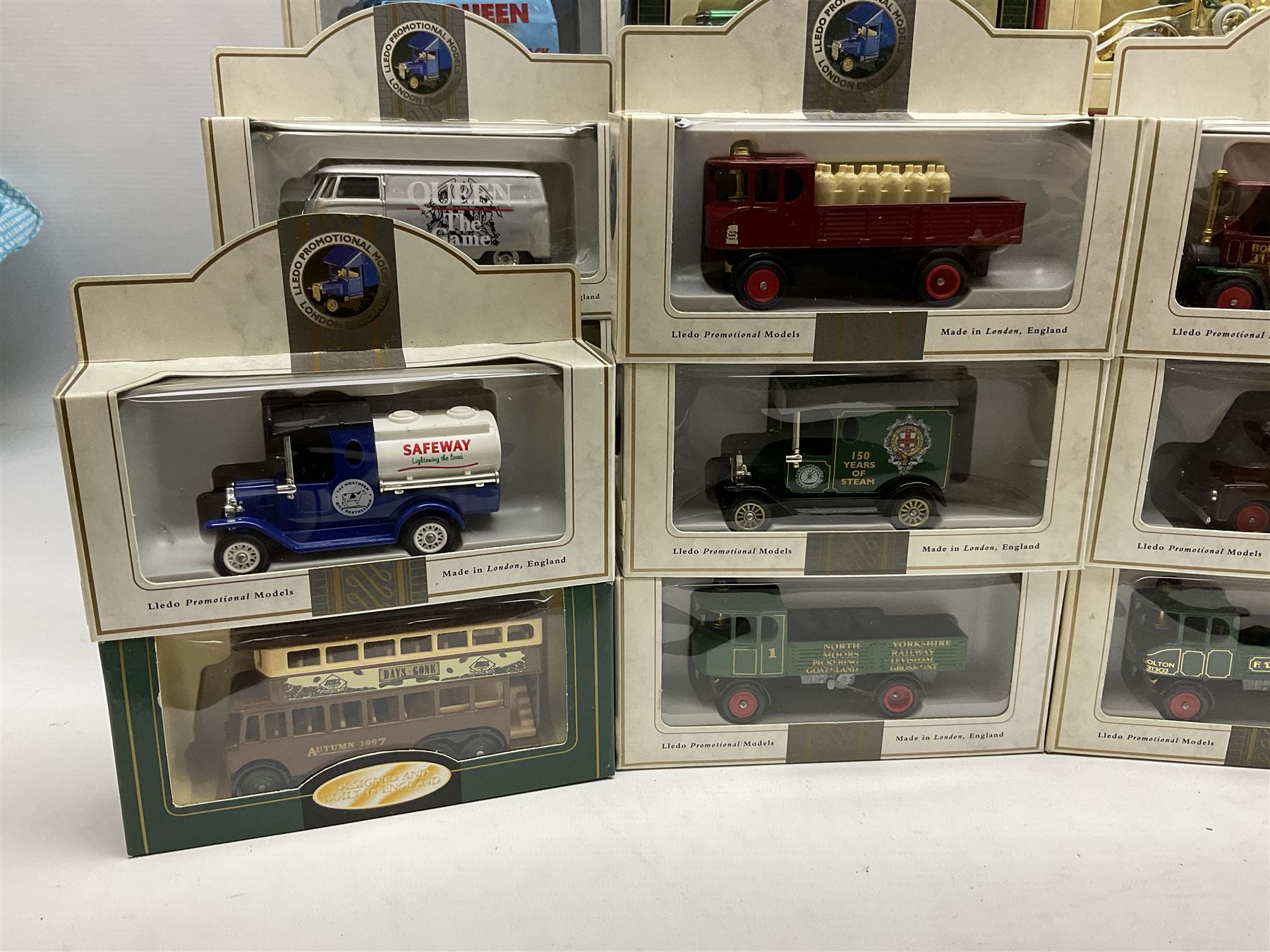 Collection of Days Gone/ Lledo die-cast models including thirty Lledo Promotional Models - Image 4 of 17