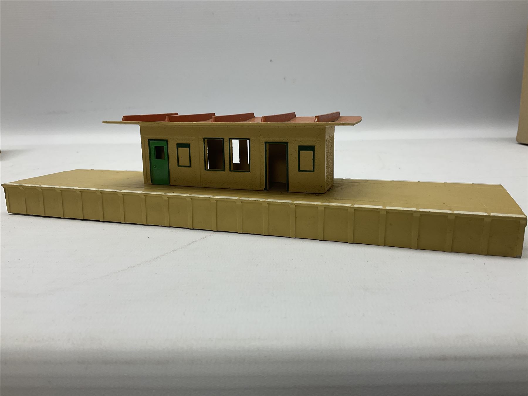 Hornby Dublo - two stations - Image 9 of 11