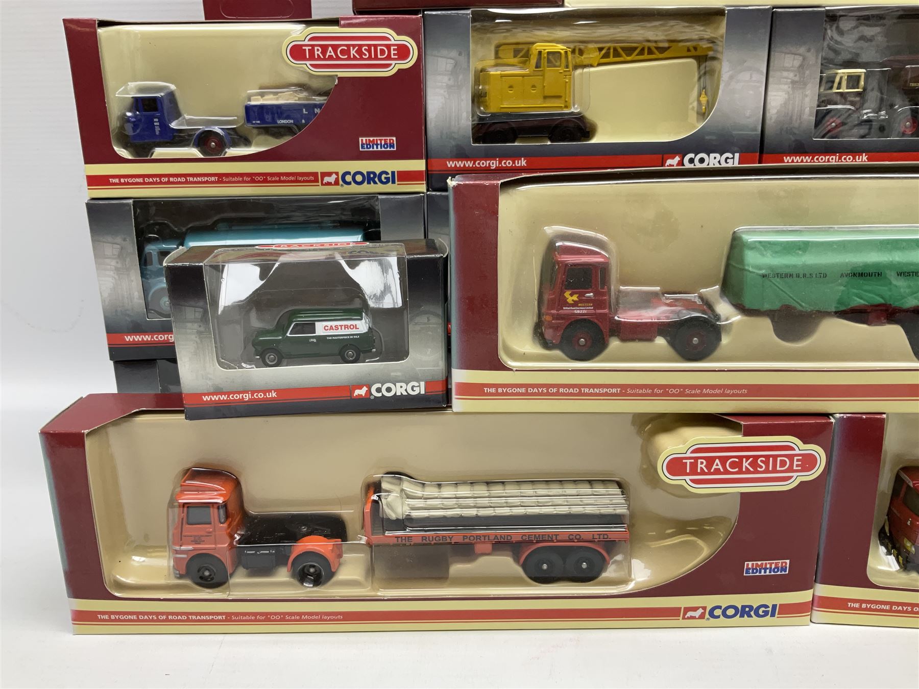 Corgi Trackside '00' scale die-cast models including eighteen limited edition - Image 11 of 12