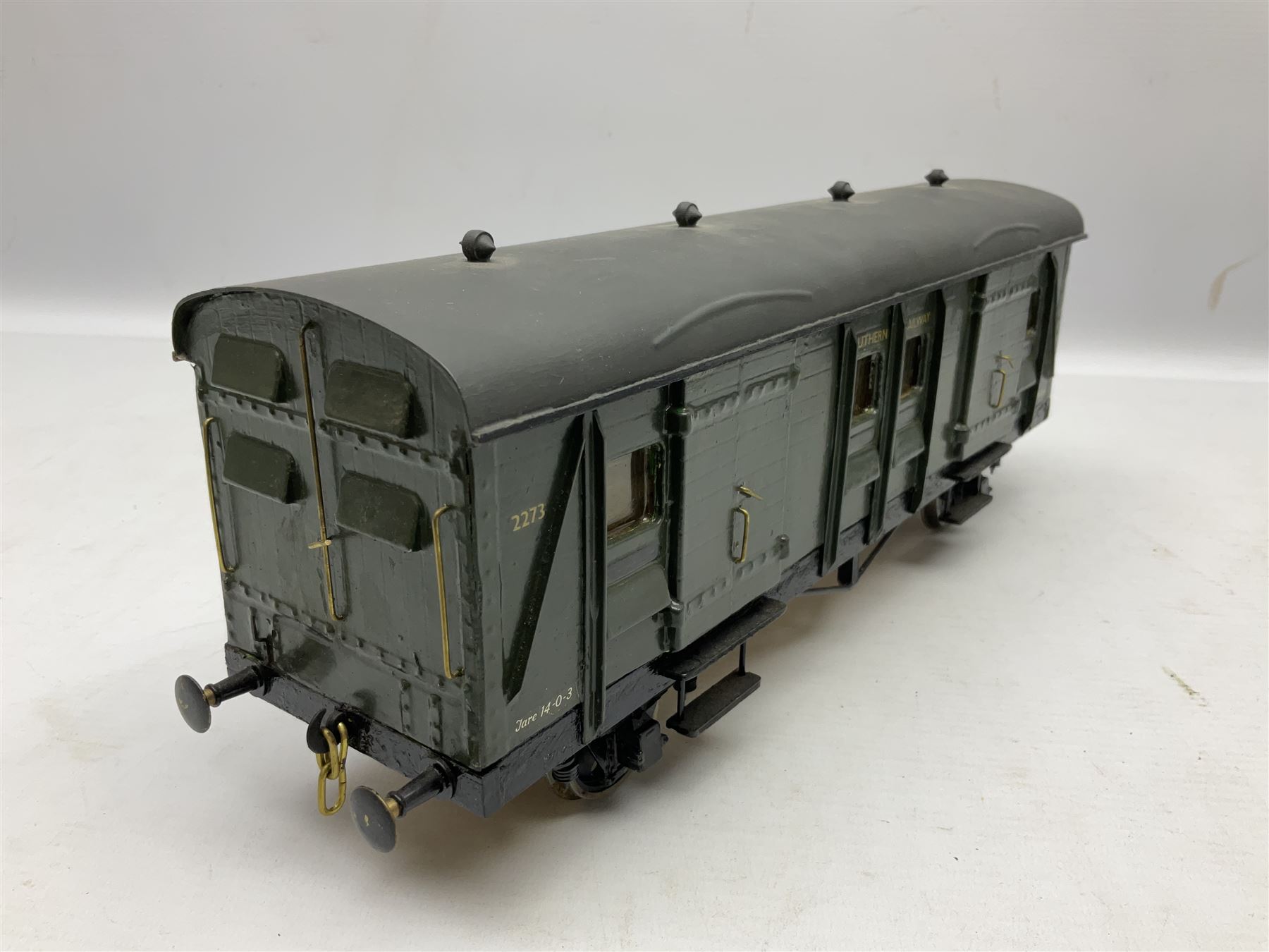 Gauge 1 - scratch-built wooden and metal goods wagon with Southern Railway livery No.2273 L35.5cm; a - Image 6 of 8