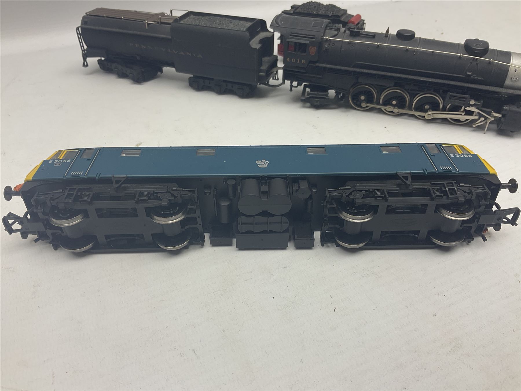 '00' gauge - Bachmann 31-677 BR blue Class 85 type AL5 electric locomotive No. E3056; Lima Class 73 - Image 10 of 13