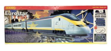 Hornby '00' gauge - Eurostar electric train set with Class 323 power driving unit with simulated pan