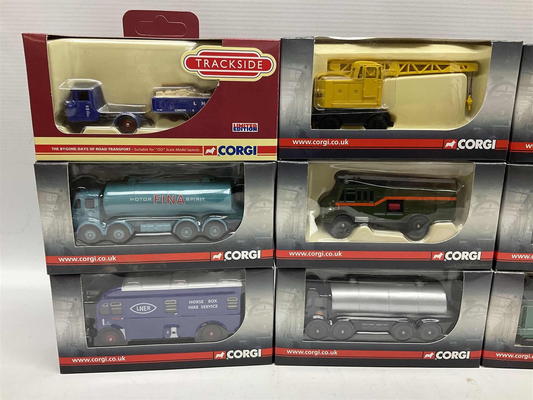 Corgi Trackside '00' scale die-cast models including eighteen limited edition - Image 10 of 12