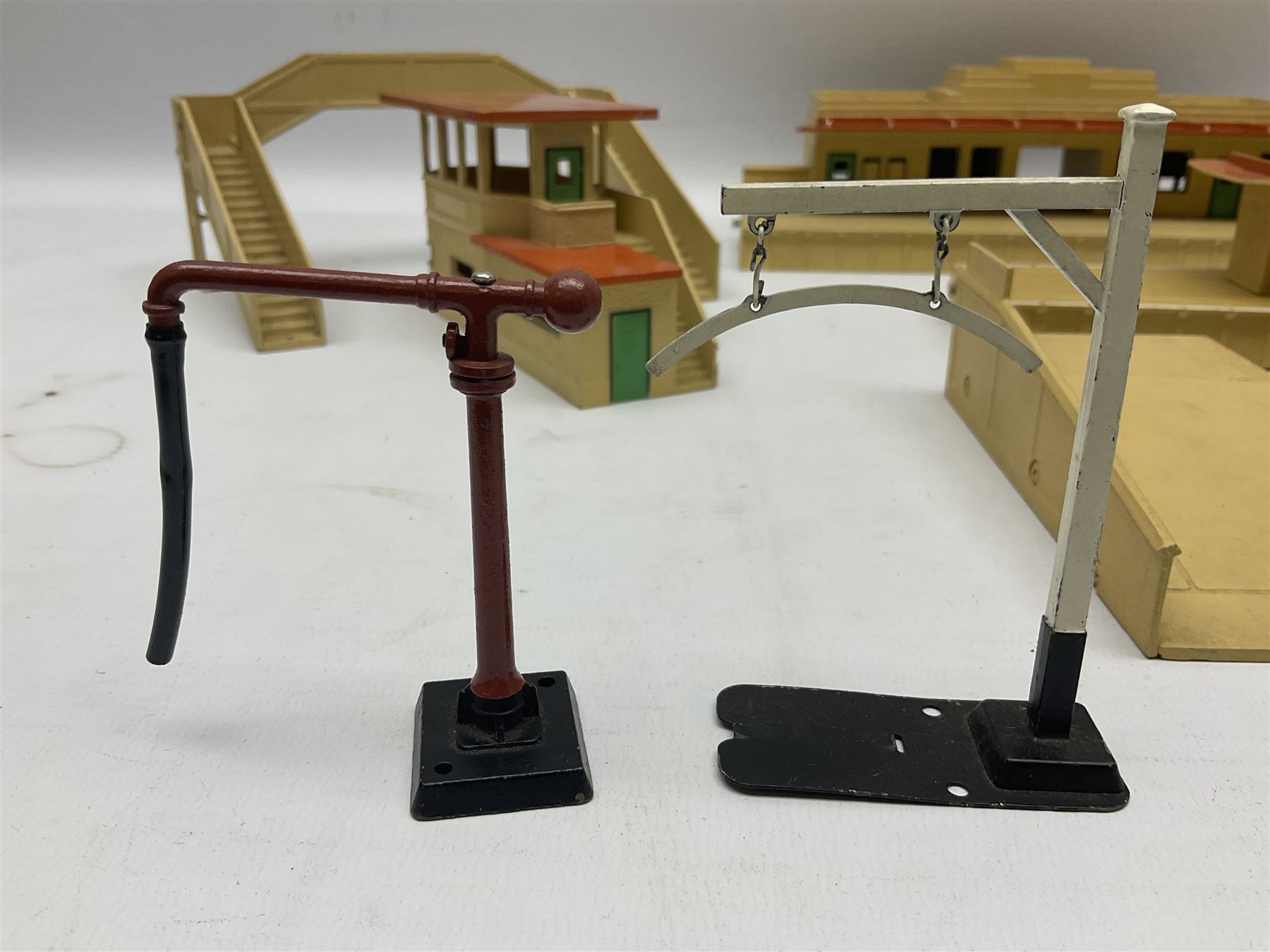 Hornby Dublo - two stations - Image 3 of 11