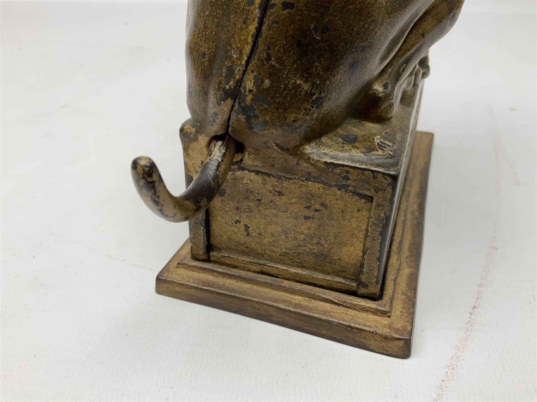 Late 19th century cast-iron mechanical money bank 'Bulldog Bank' by J & E Stevens with coin-on-nose - Image 3 of 8