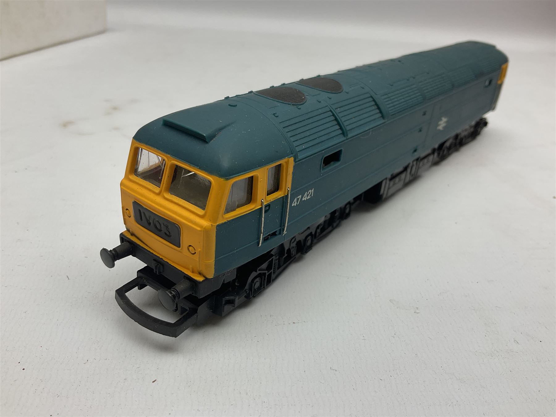 Hornby '00' gauge - B.R. Class 253 High Speed Train Intercity 125 two-car power and dummy power car - Image 4 of 9