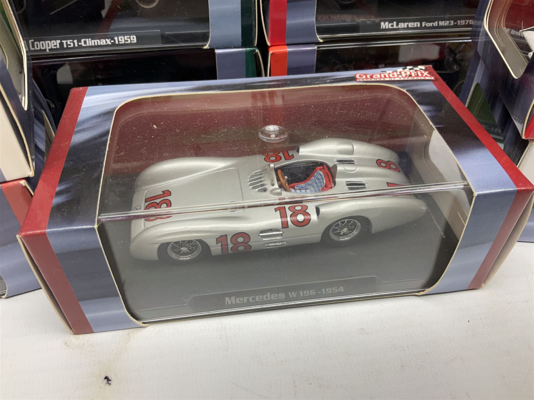Thirty-one Atlas Editions Grand Prix Legends of Formula 1 series die-cast models - Image 2 of 9