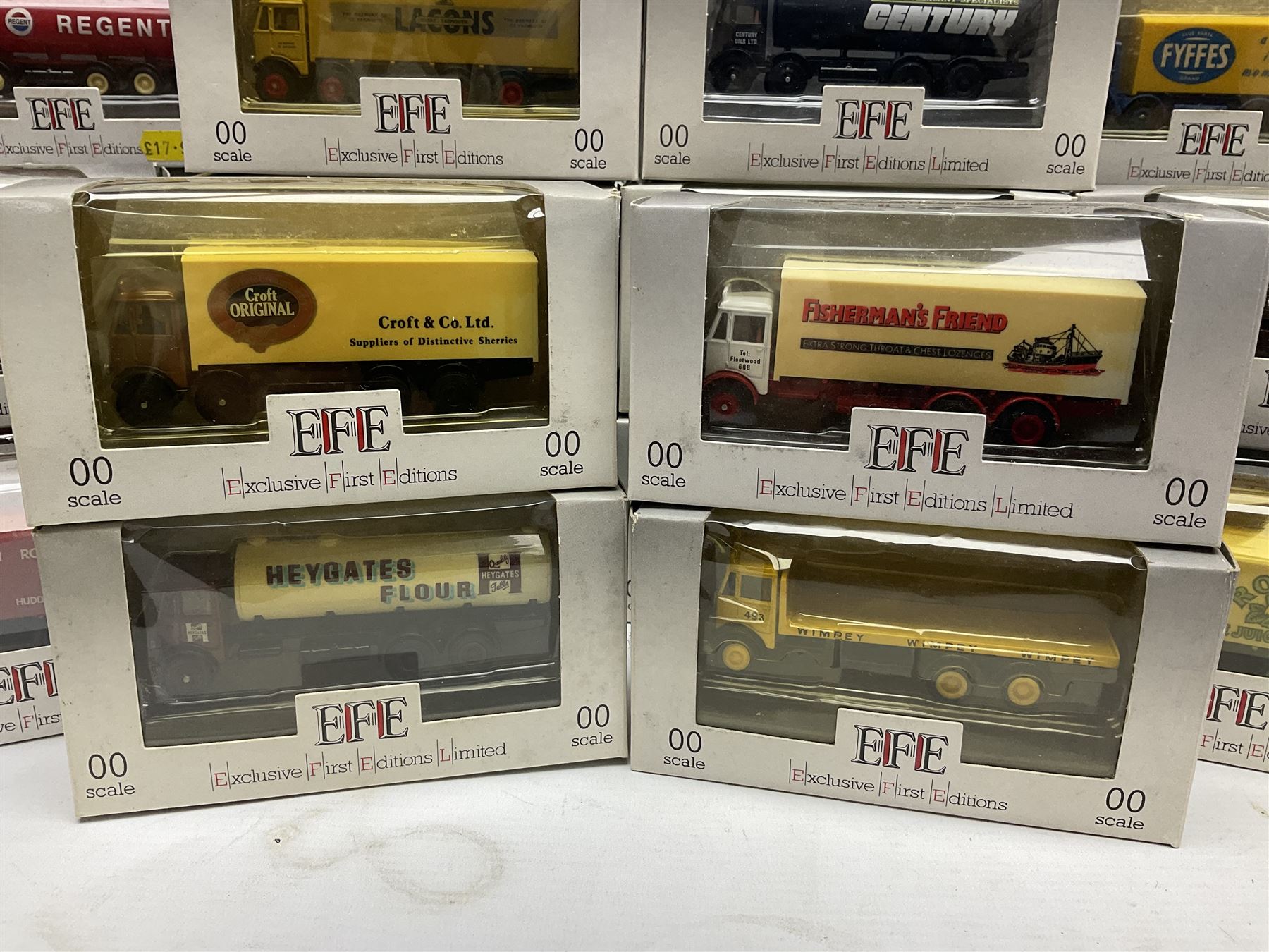 Thirty-two Exclusive First Editions Commercials '00' scale die-cast models - Image 4 of 11