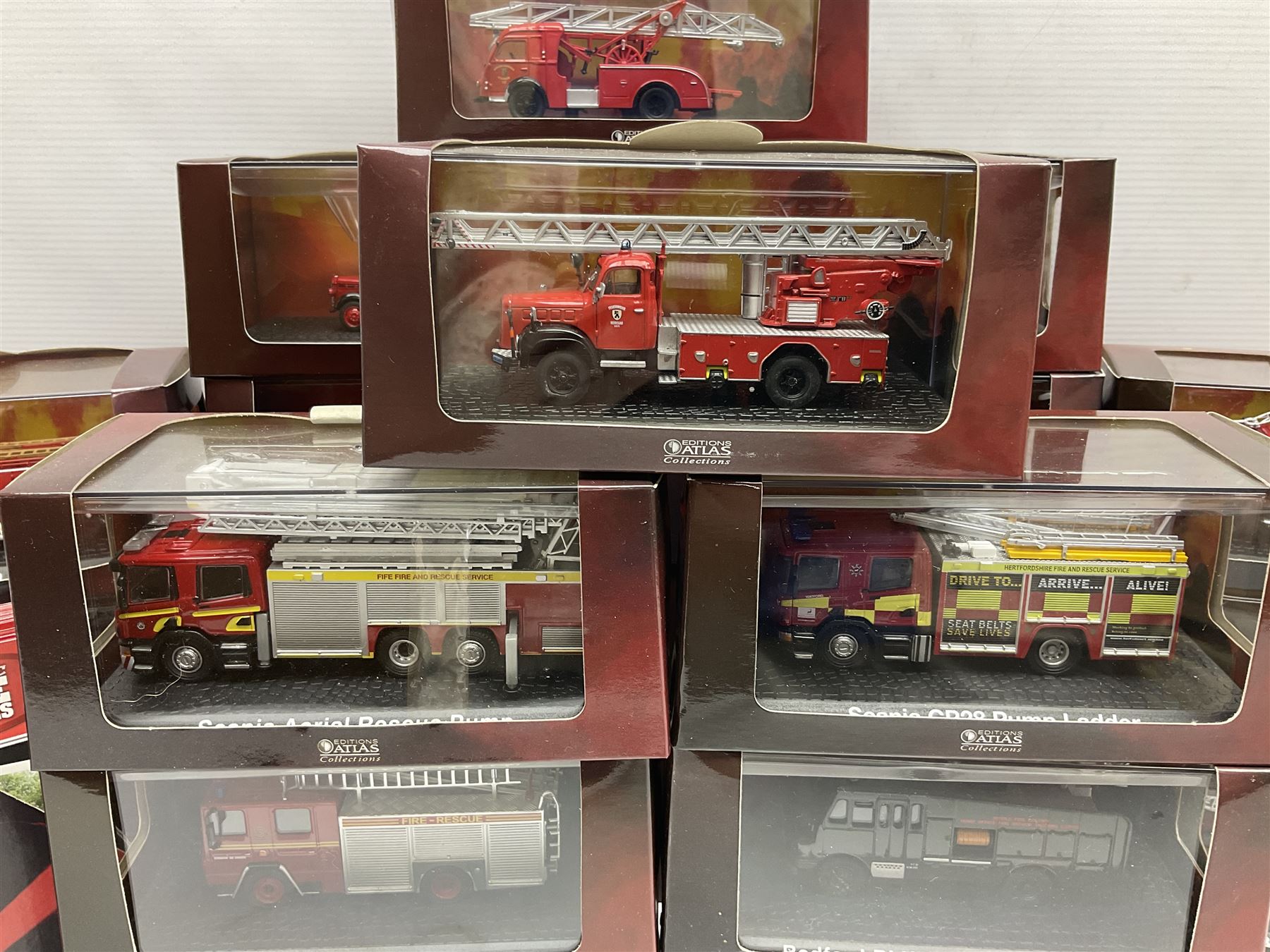 Twenty-six Atlas Editions Classic Fire Engine series die-cast models - Image 4 of 9