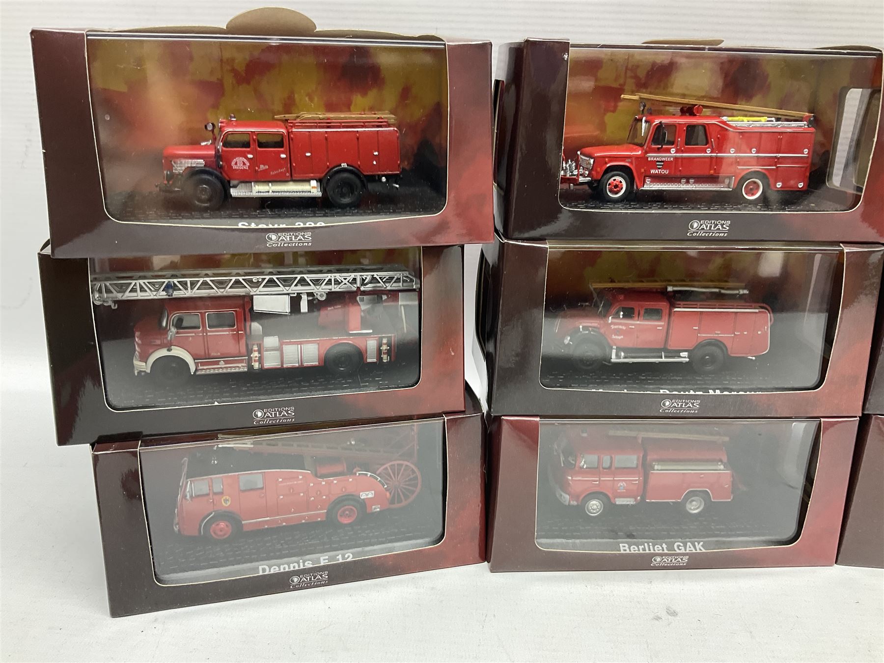 Twenty-six Atlas Editions Classic Fire Engine series die-cast models - Image 8 of 9